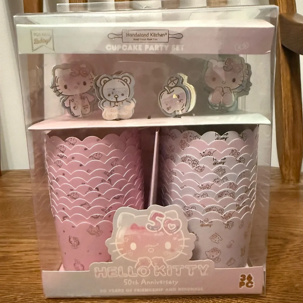 Handstand Kitchen Hello Kitty Commemorative 50th Anniversary Cupcake Party Set